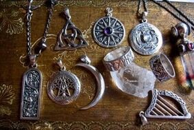 Charms and charms for luck and well-being in the family