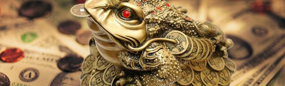 A Toad with coins in the mouth - Save to attract money